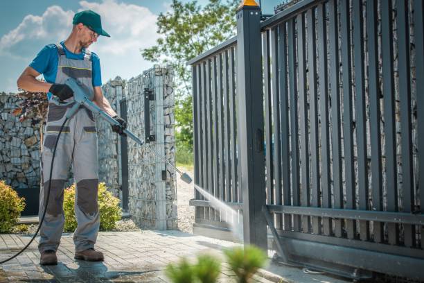 Best Pool Deck Cleaning  in Woodside, CA